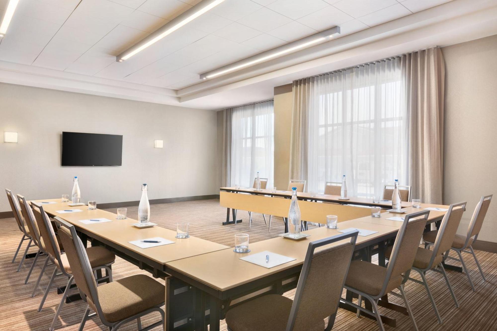 Four Points By Sheraton Fargo Medical Center Esterno foto