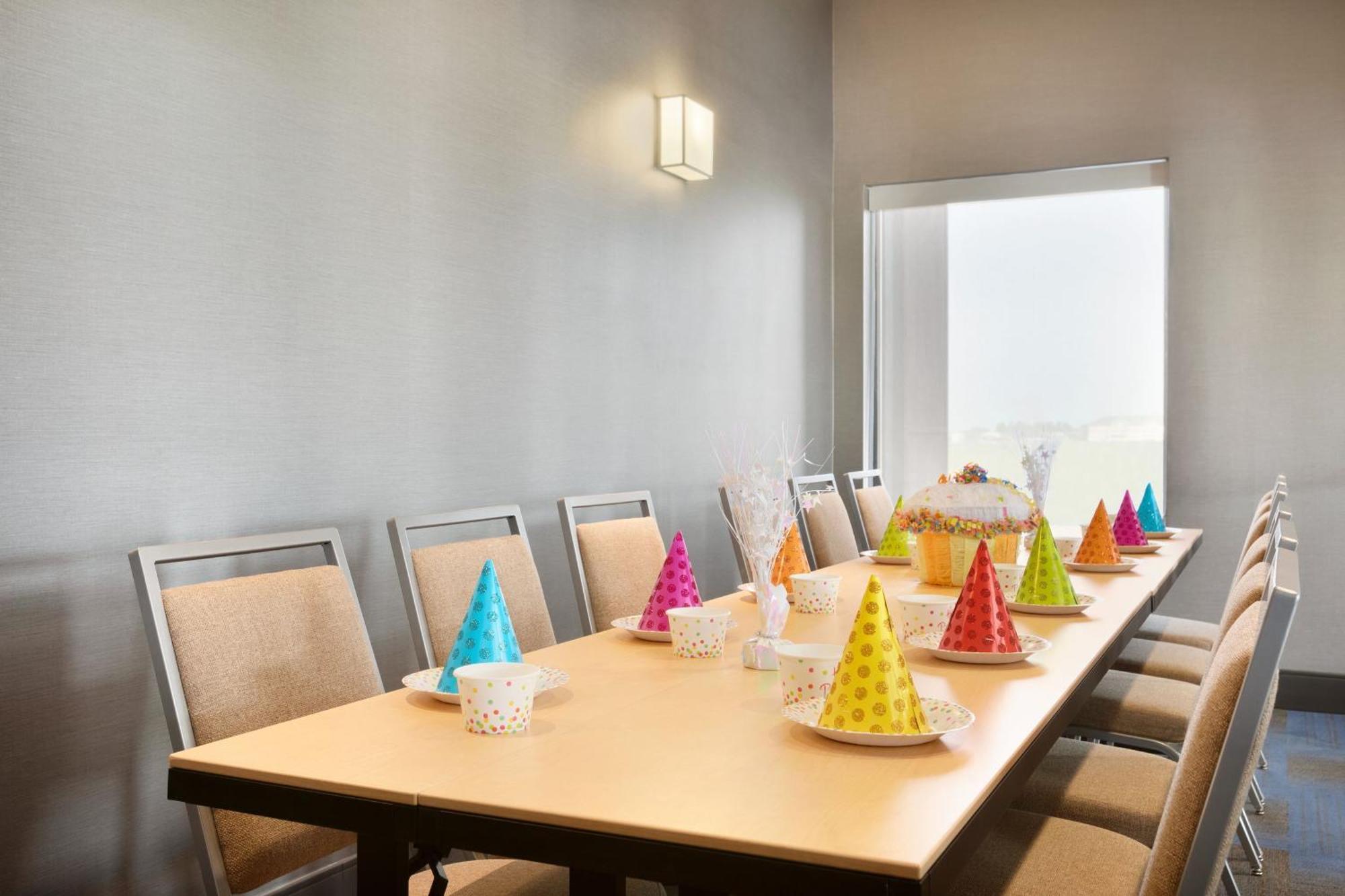 Four Points By Sheraton Fargo Medical Center Esterno foto
