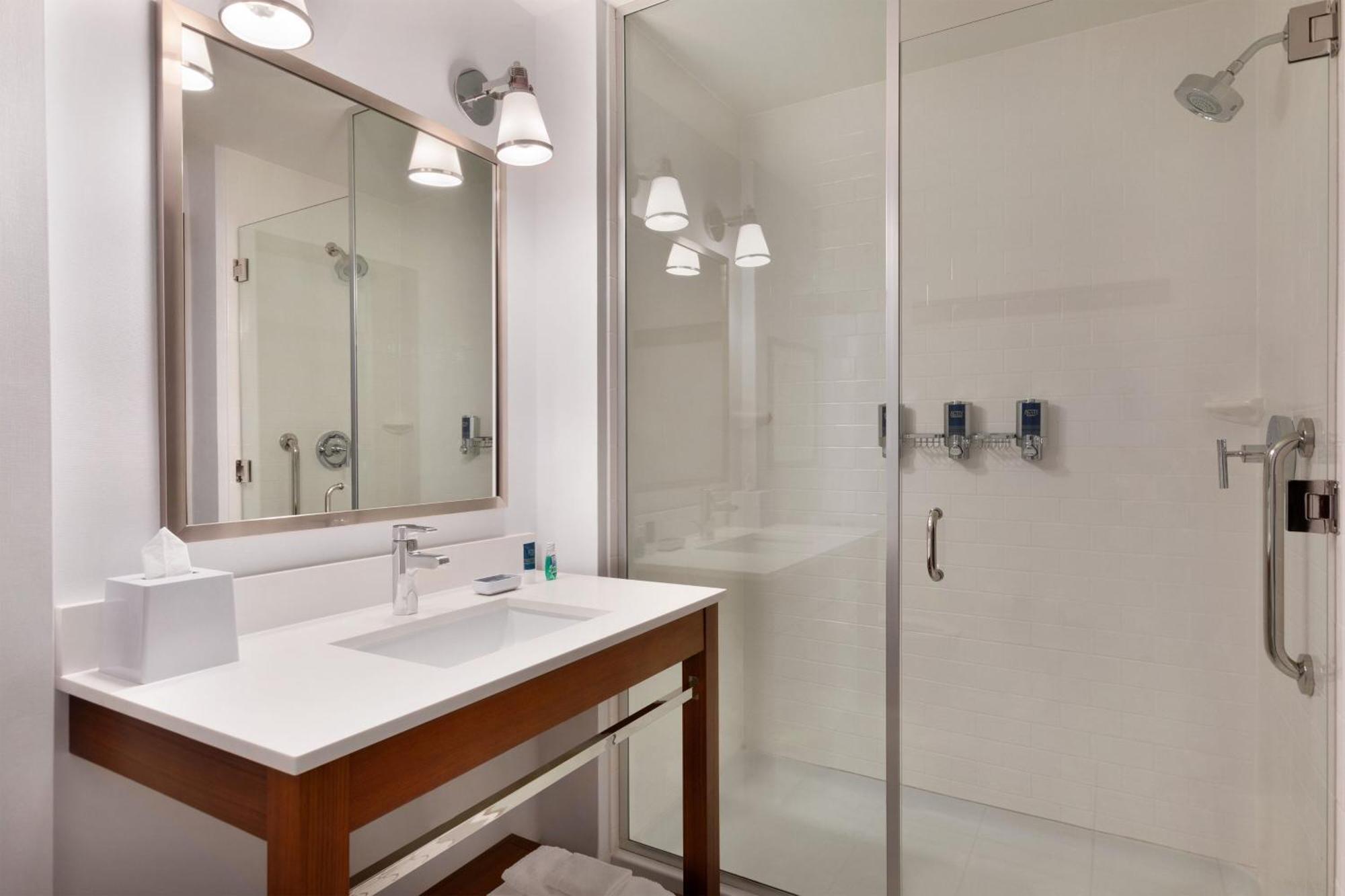 Four Points By Sheraton Fargo Medical Center Esterno foto
